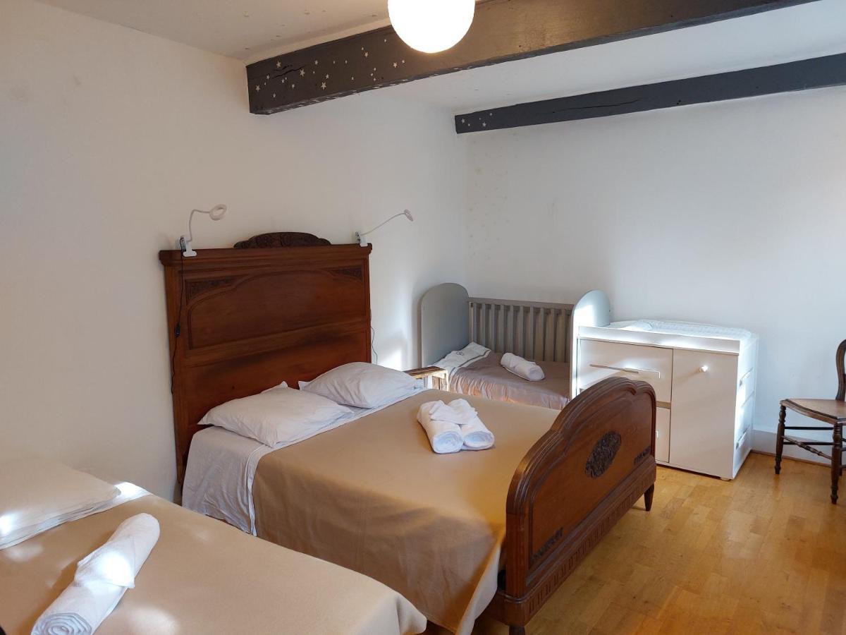 La Cambuse Des Gones - Gite 3 Chambres Thurins Exterior foto