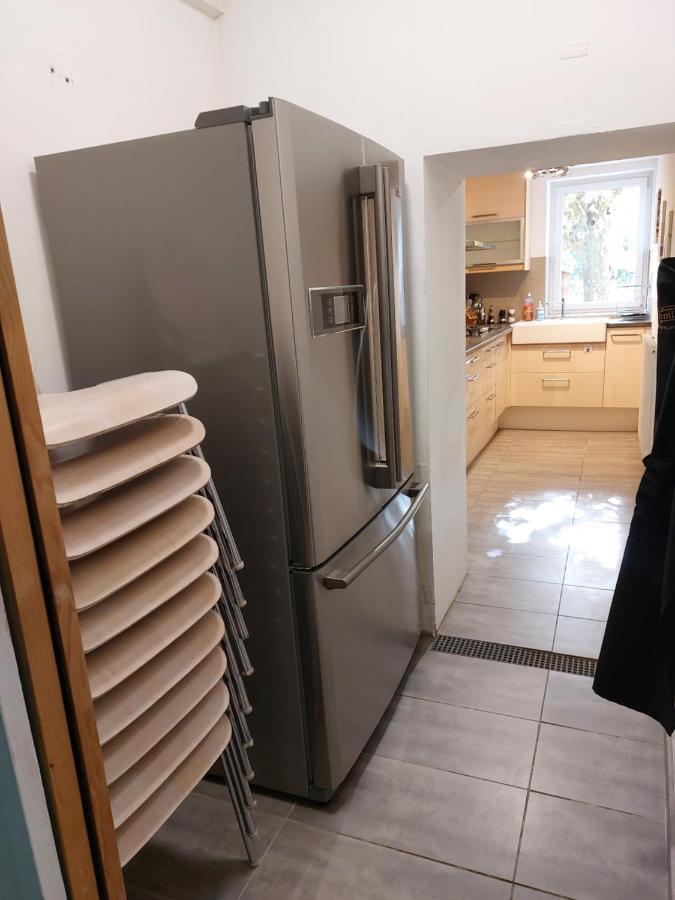 La Cambuse Des Gones - Gite 3 Chambres Thurins Exterior foto