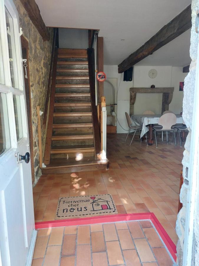 La Cambuse Des Gones - Gite 3 Chambres Thurins Exterior foto